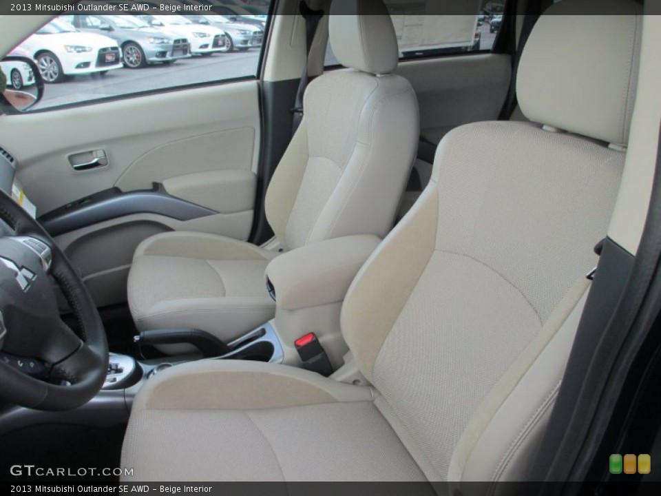 Beige Interior Photo for the 2013 Mitsubishi Outlander SE AWD #71511209