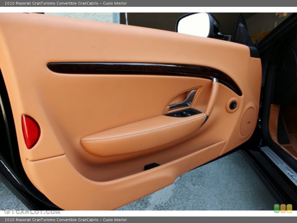 Cuoio Interior Door Panel for the 2010 Maserati GranTurismo Convertible GranCabrio #71526361