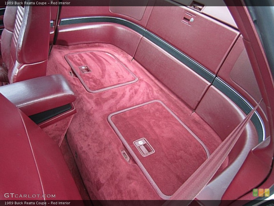 Red Interior Photo for the 1989 Buick Reatta Coupe #71528743