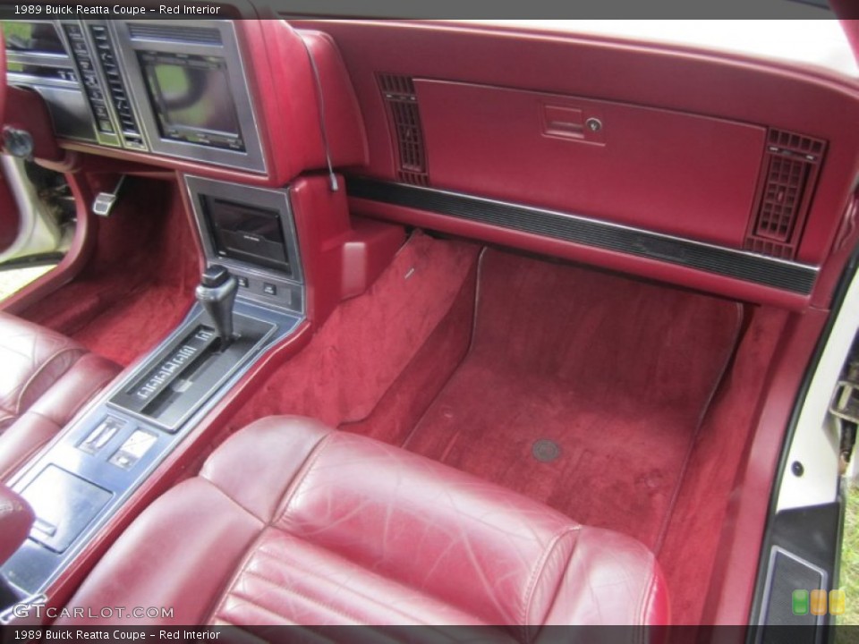 Red Interior Photo for the 1989 Buick Reatta Coupe #71528836
