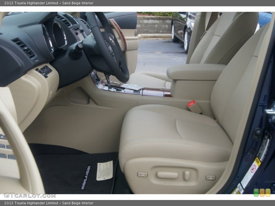 Sand Beige Interior Photo for the 2013 Toyota Highlander Limited #71536679