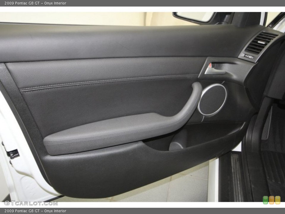 Onyx Interior Door Panel for the 2009 Pontiac G8 GT #71541079