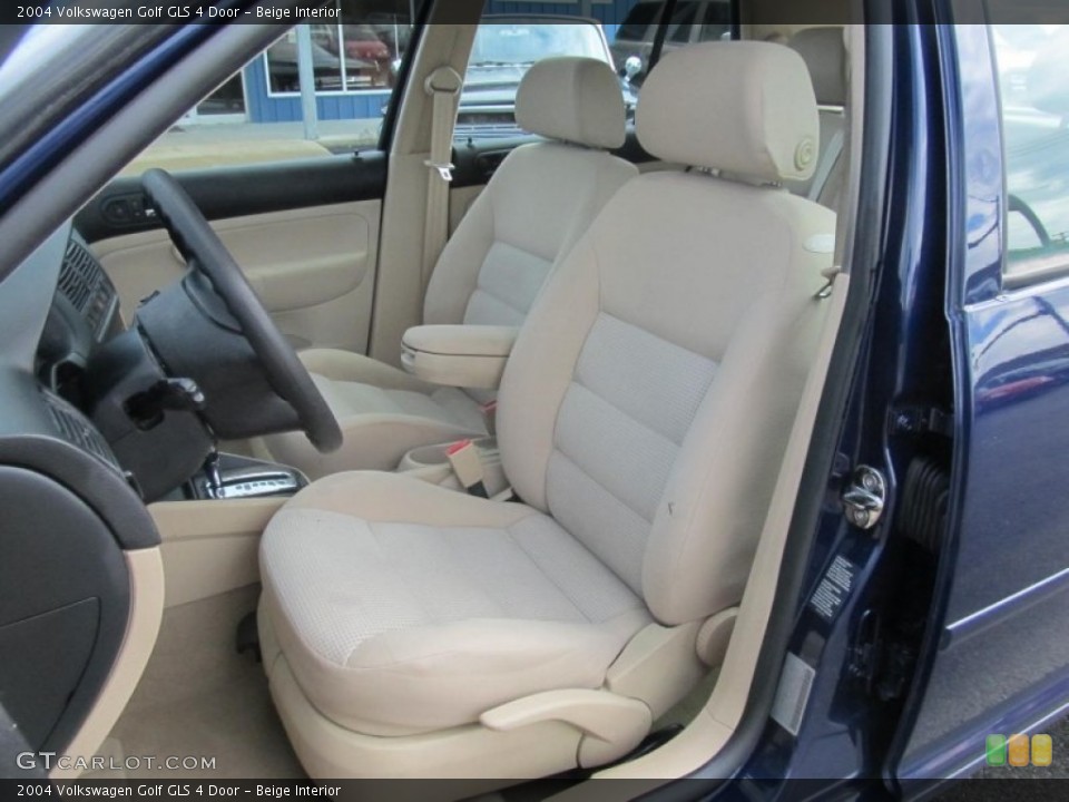 Beige Interior Photo for the 2004 Volkswagen Golf GLS 4 Door #71543779