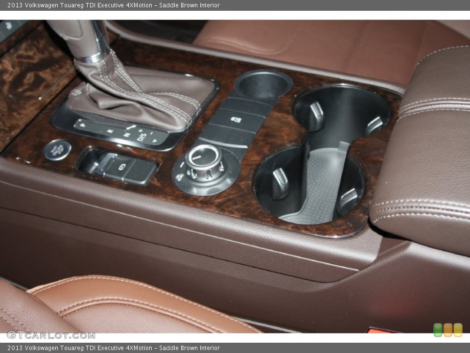 Saddle Brown Interior Controls for the 2013 Volkswagen Touareg TDI Executive 4XMotion #71553577