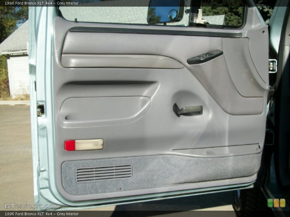 Grey Interior Door Panel for the 1996 Ford Bronco XLT 4x4 #71564257
