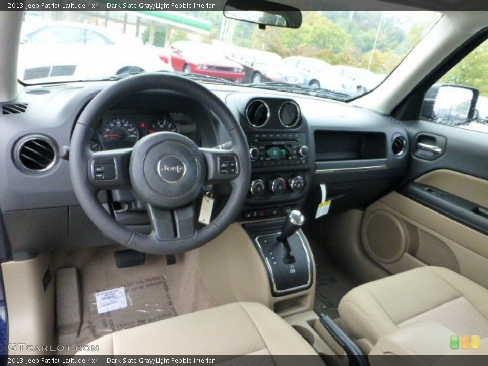 Dark Slate Gray/Light Pebble 2013 Jeep Patriot Interiors