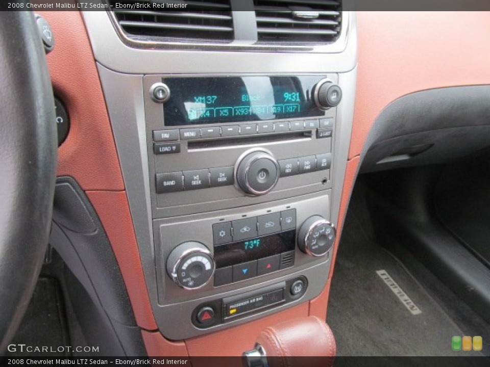 Ebony/Brick Red Interior Controls for the 2008 Chevrolet Malibu LTZ Sedan #71578421