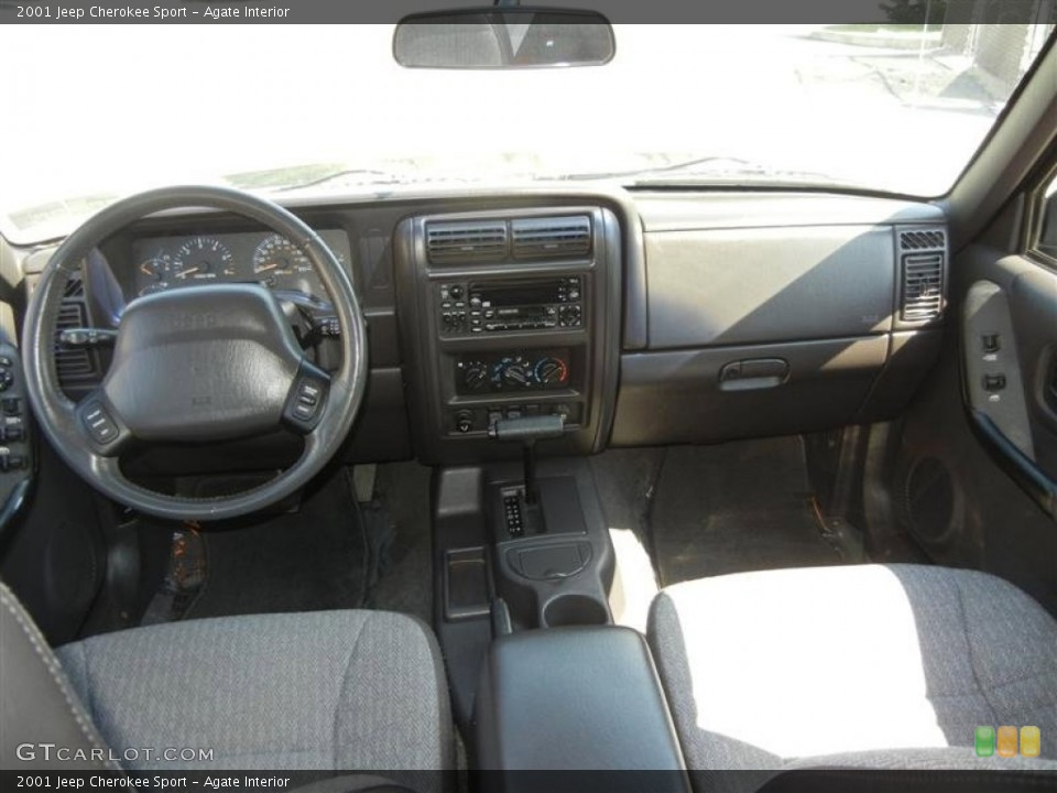 Agate Interior Dashboard for the 2001 Jeep Cherokee Sport #71587008
