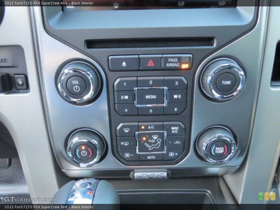 Black Interior Controls for the 2013 Ford F150 FX4 SuperCrew 4x4 #71610183