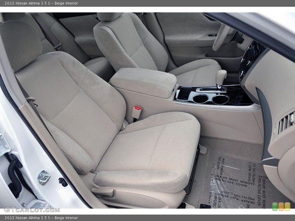 Beige Interior Photo for the 2013 Nissan Altima 3.5 S #71634562
