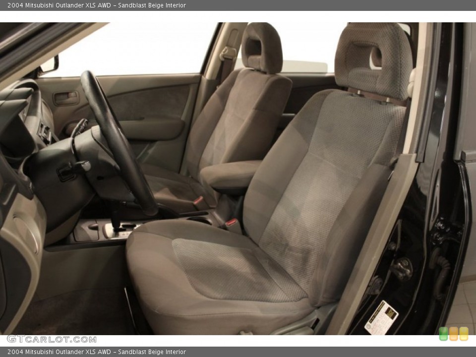 Sandblast Beige Interior Photo for the 2004 Mitsubishi Outlander XLS AWD #71680180