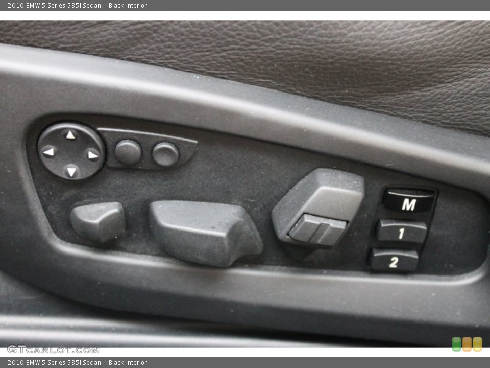 Black Interior Controls for the 2010 BMW 5 Series 535i Sedan #71702872