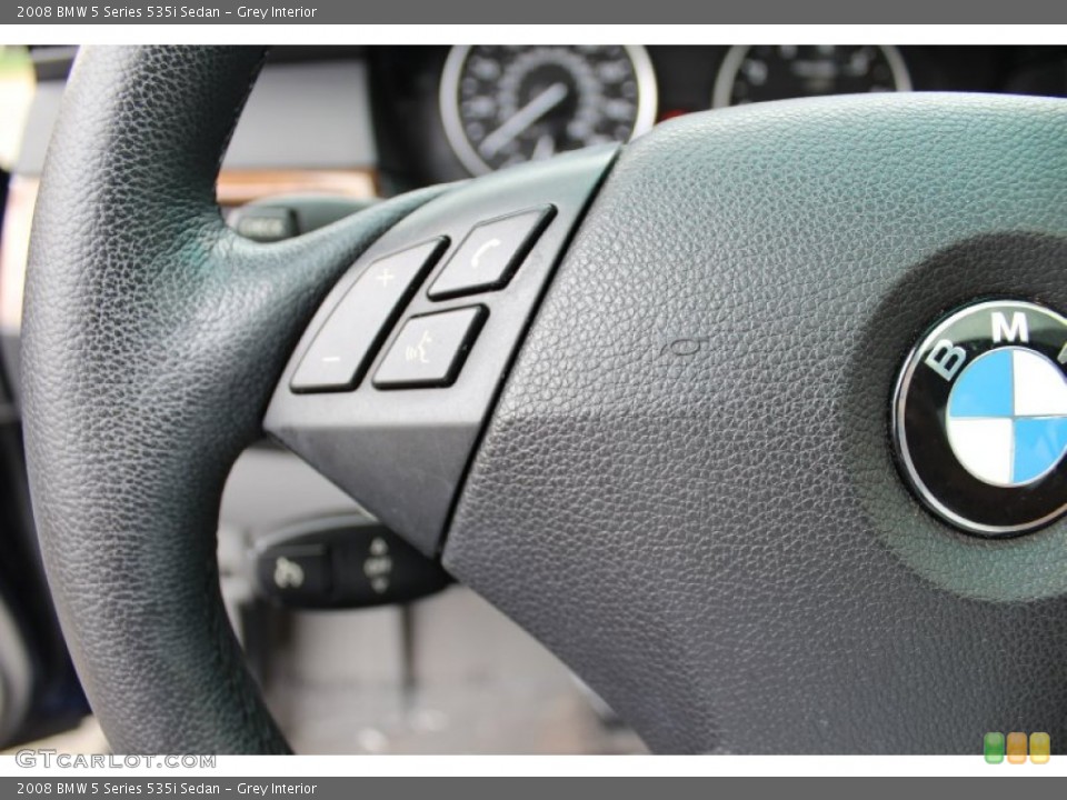 Grey Interior Controls for the 2008 BMW 5 Series 535i Sedan #71718373