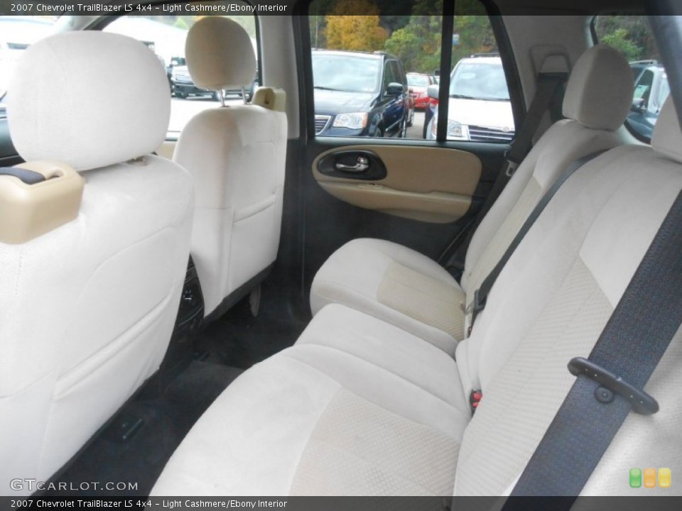 Light Cashmere/Ebony Interior Rear Seat for the 2007 Chevrolet TrailBlazer LS 4x4 #71725096