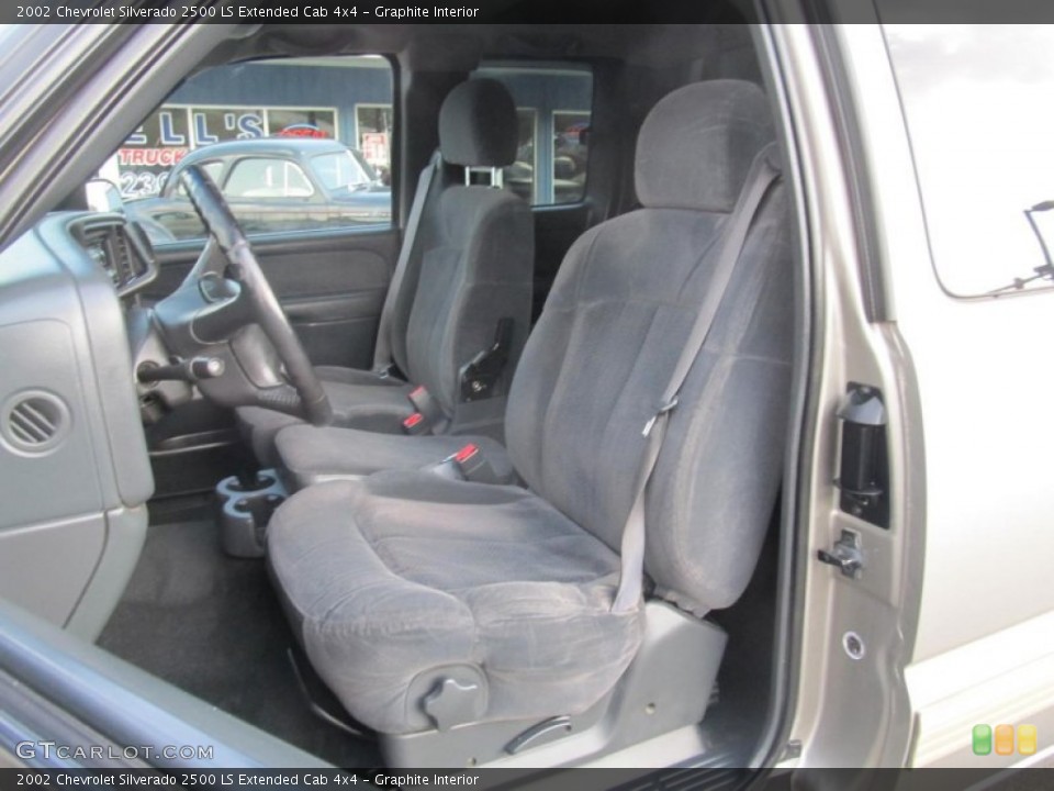 Graphite Interior Photo for the 2002 Chevrolet Silverado 2500 LS Extended Cab 4x4 #71753628