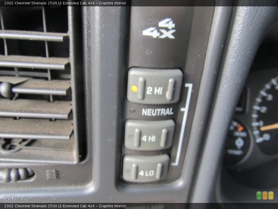 Graphite Interior Controls for the 2002 Chevrolet Silverado 2500 LS Extended Cab 4x4 #71753664