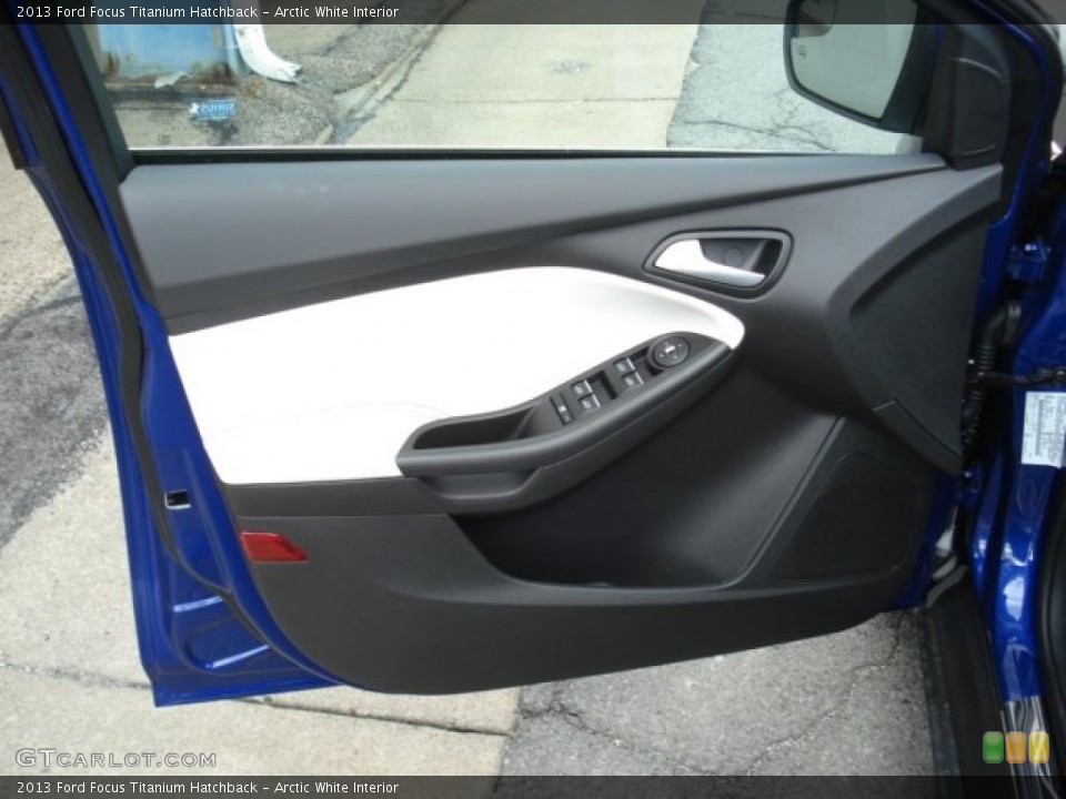 Arctic White Interior Door Panel for the 2013 Ford Focus Titanium Hatchback #71759067