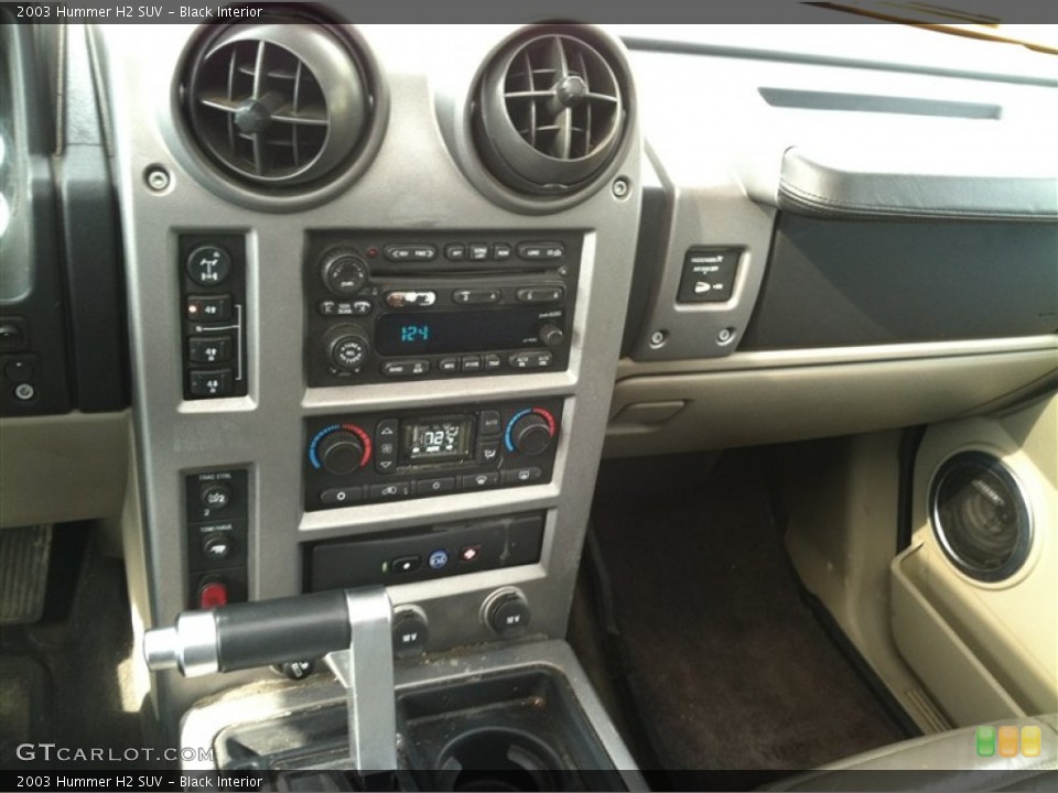 Black Interior Controls for the 2003 Hummer H2 SUV #71764458