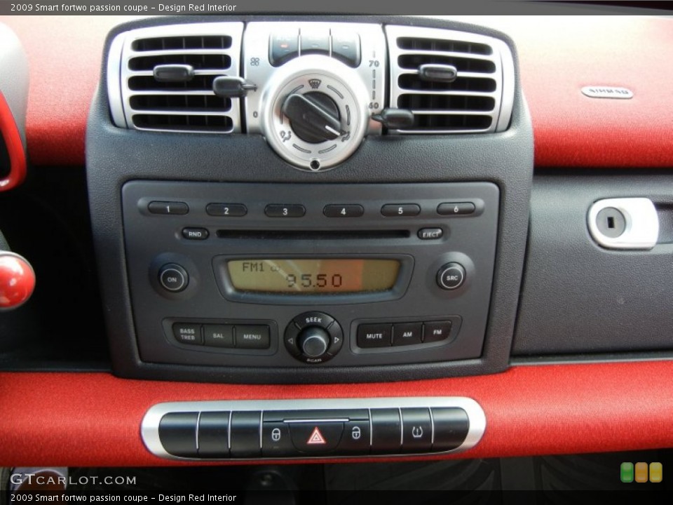 Design Red Interior Audio System for the 2009 Smart fortwo passion coupe #71764917