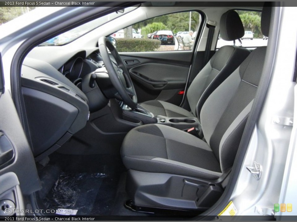 Charcoal Black Interior Photo for the 2013 Ford Focus S Sedan #71766189