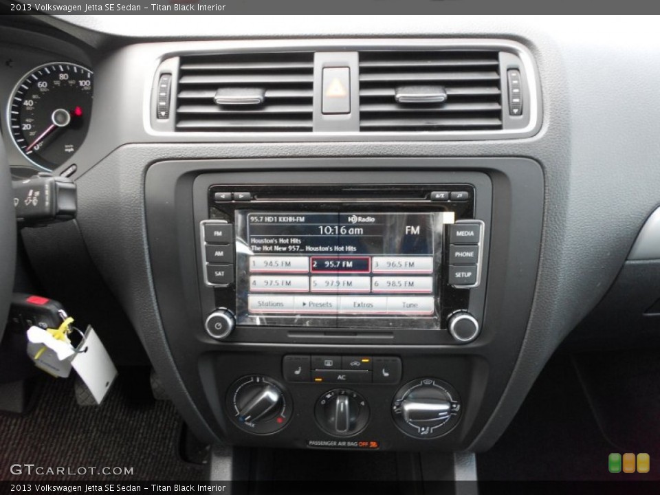 Titan Black Interior Controls for the 2013 Volkswagen Jetta SE Sedan #71780019