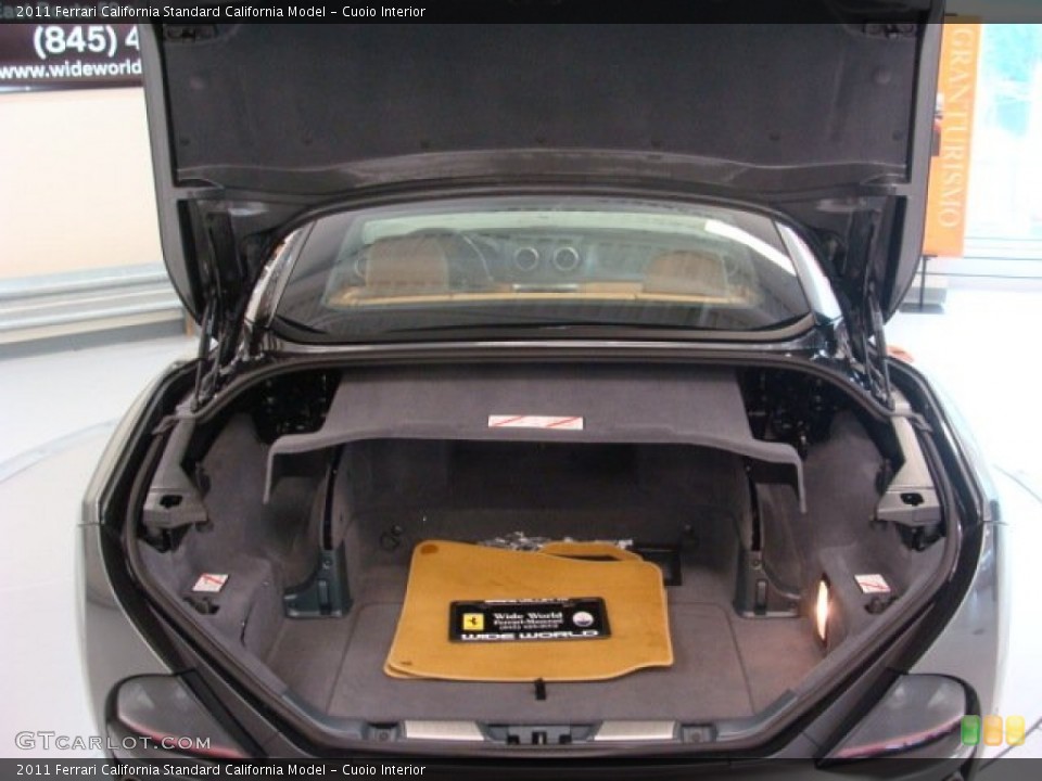 Cuoio Interior Trunk for the 2011 Ferrari California  #71795375
