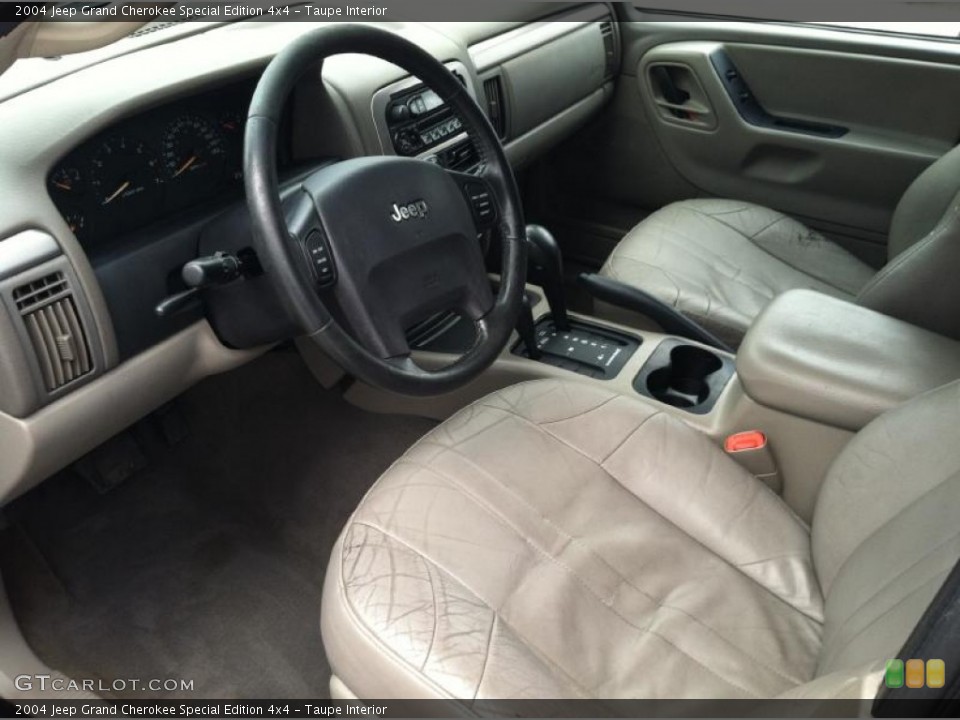 Taupe Interior Photo for the 2004 Jeep Grand Cherokee Special Edition 4x4 #71823116