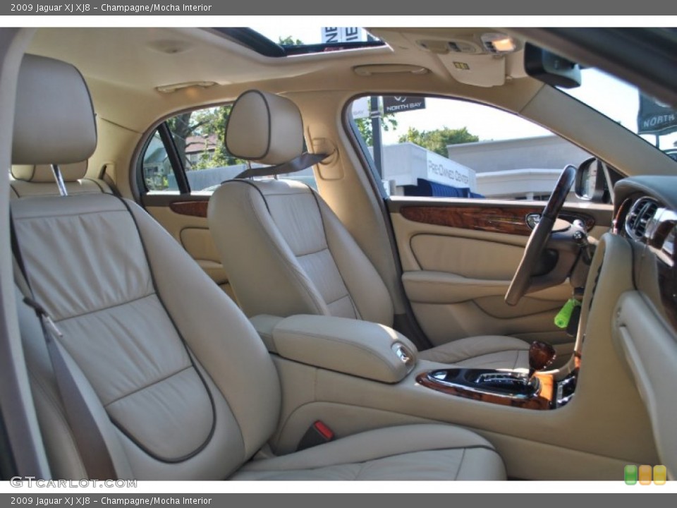 Champagne/Mocha Interior Photo for the 2009 Jaguar XJ XJ8 #71829766