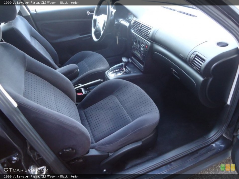 Black Interior Photo for the 1999 Volkswagen Passat GLS Wagon #71835398