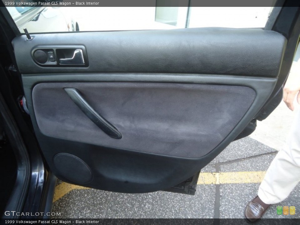 Black Interior Door Panel for the 1999 Volkswagen Passat GLS Wagon #71835638