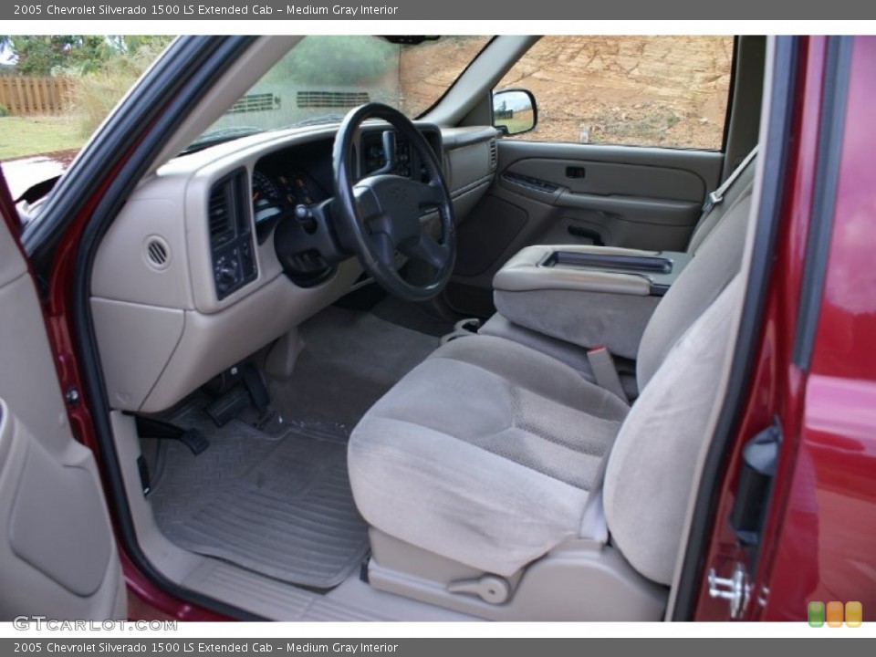 Medium Gray Interior Photo for the 2005 Chevrolet Silverado 1500 LS Extended Cab #71871726