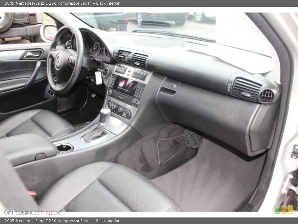 Black Interior Photo for the 2005 Mercedes-Benz C 230 Kompressor Sedan #71906370