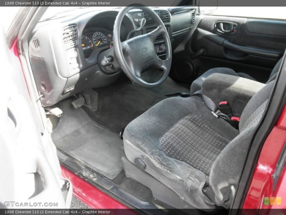 Graphite Interior Photo for the 1998 Chevrolet S10 LS Extended Cab 4x4 #71909103