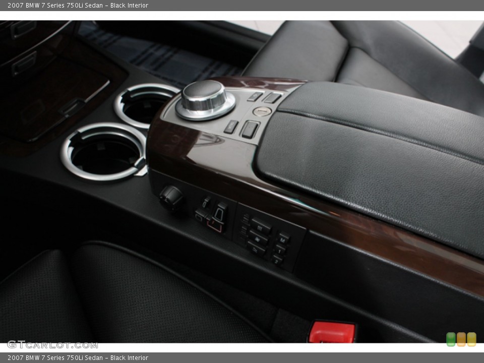 Black Interior Controls for the 2007 BMW 7 Series 750Li Sedan #71932080