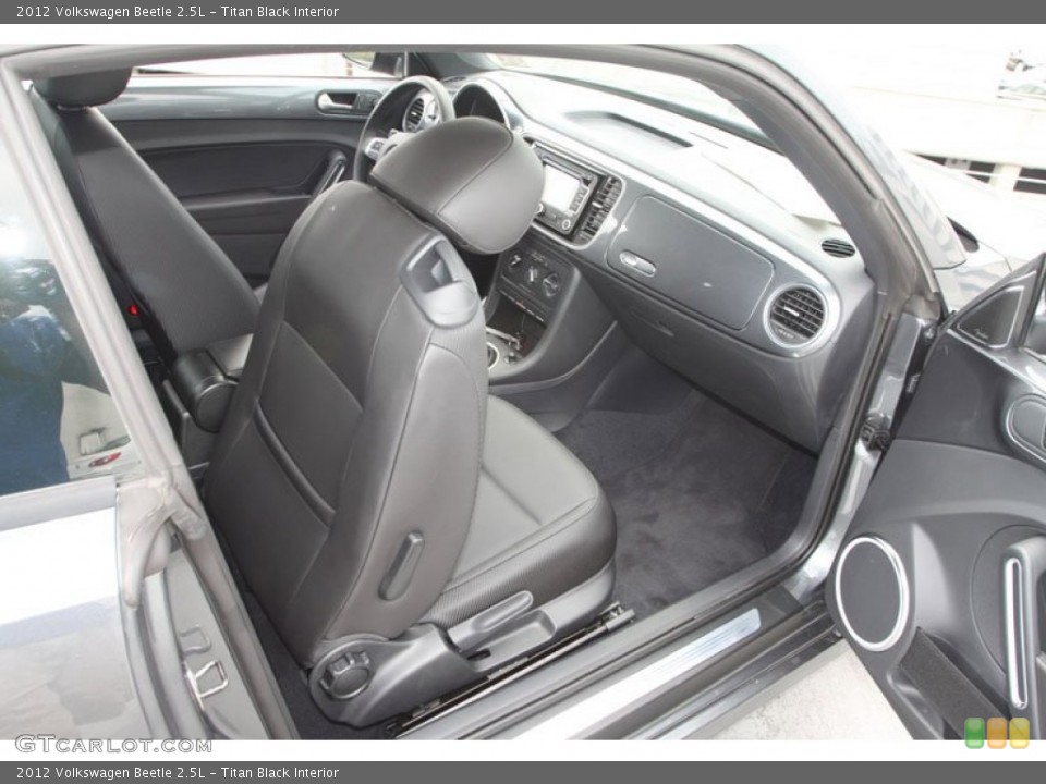 Titan Black Interior Photo for the 2012 Volkswagen Beetle 2.5L #71939034