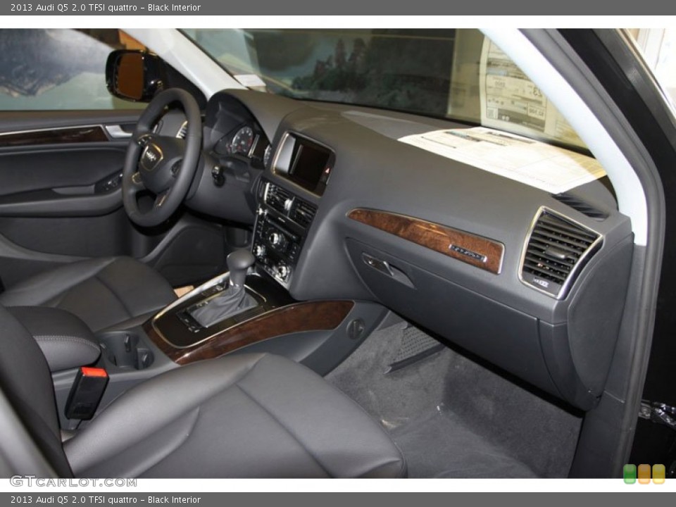 Black Interior Dashboard for the 2013 Audi Q5 2.0 TFSI quattro #71953055