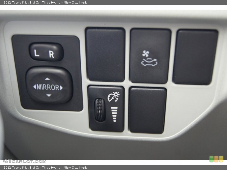 Misty Gray Interior Controls for the 2012 Toyota Prius 3rd Gen Three Hybrid #71958984