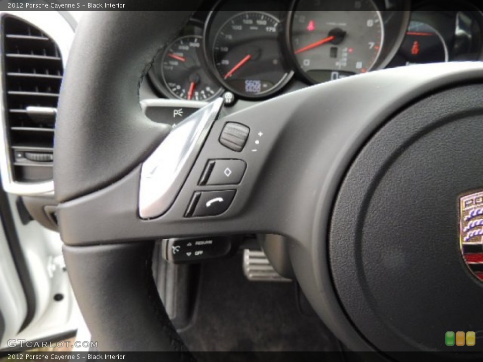 Black Interior Controls for the 2012 Porsche Cayenne S #71960386