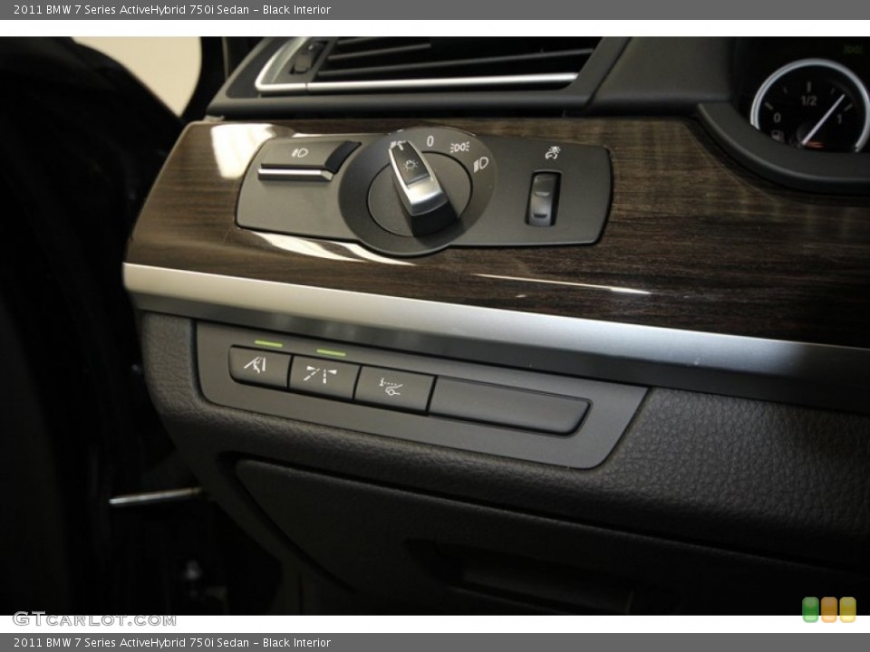 Black Interior Controls for the 2011 BMW 7 Series ActiveHybrid 750i Sedan #71976832