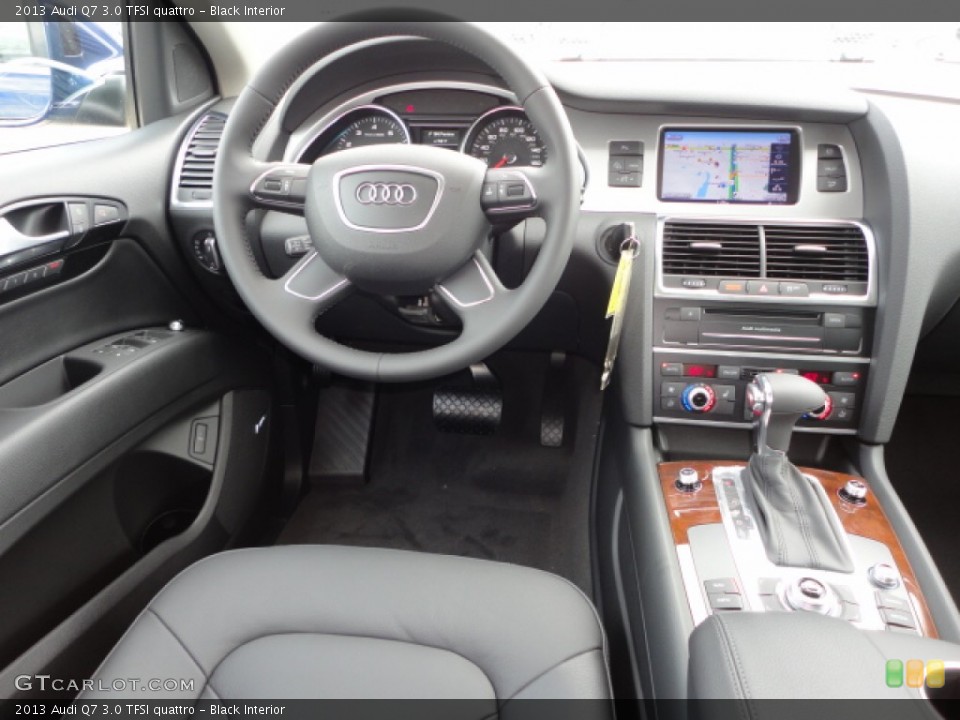Black Interior Dashboard for the 2013 Audi Q7 3.0 TFSI quattro #72023007