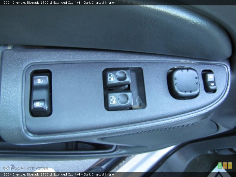 Dark Charcoal Interior Controls for the 2004 Chevrolet Silverado 1500 LS Extended Cab 4x4 #72024015