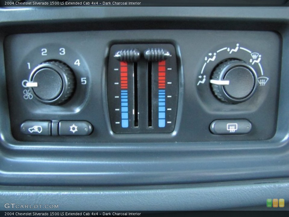 Dark Charcoal Interior Controls for the 2004 Chevrolet Silverado 1500 LS Extended Cab 4x4 #72024108