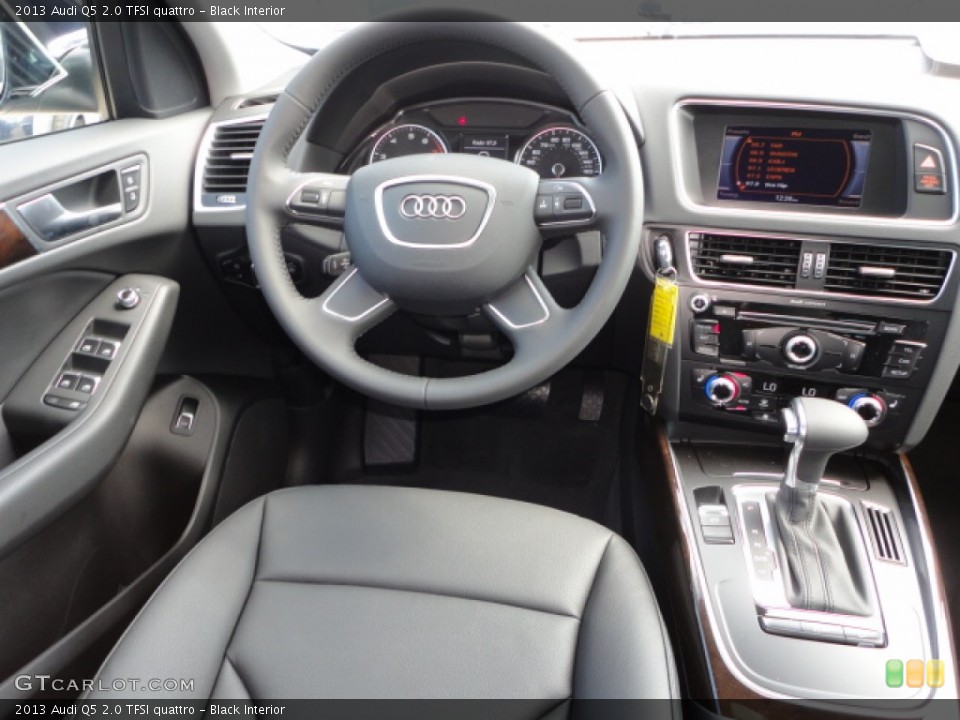 Black Interior Dashboard for the 2013 Audi Q5 2.0 TFSI quattro #72025641