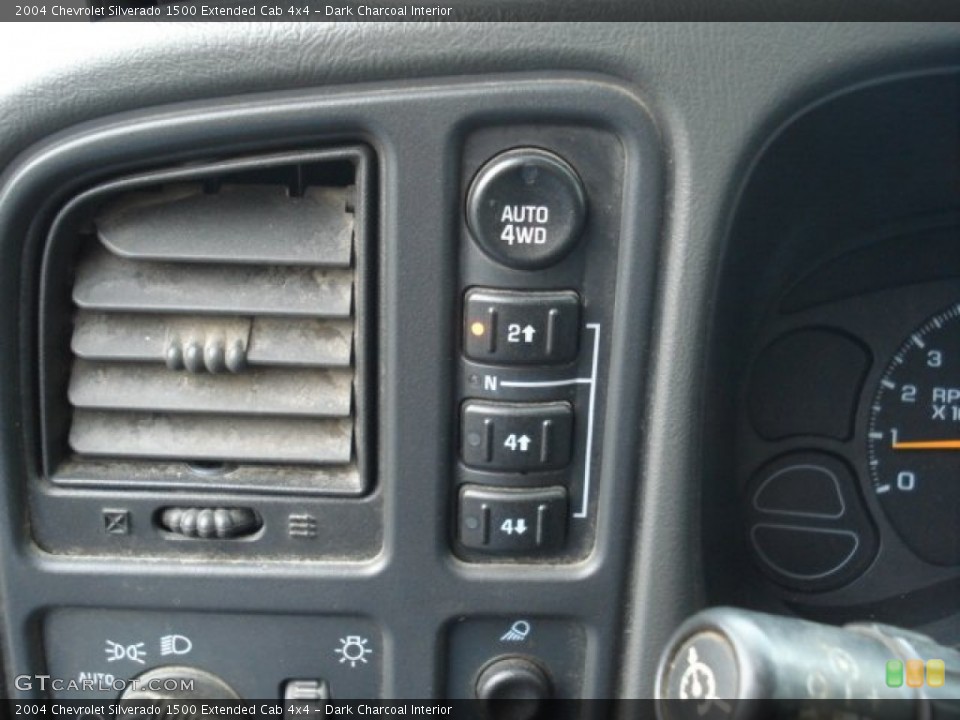 Dark Charcoal Interior Controls for the 2004 Chevrolet Silverado 1500 Extended Cab 4x4 #72029142
