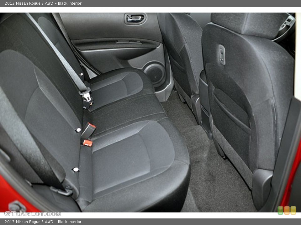 Black Interior Photo for the 2013 Nissan Rogue S AWD #72043033