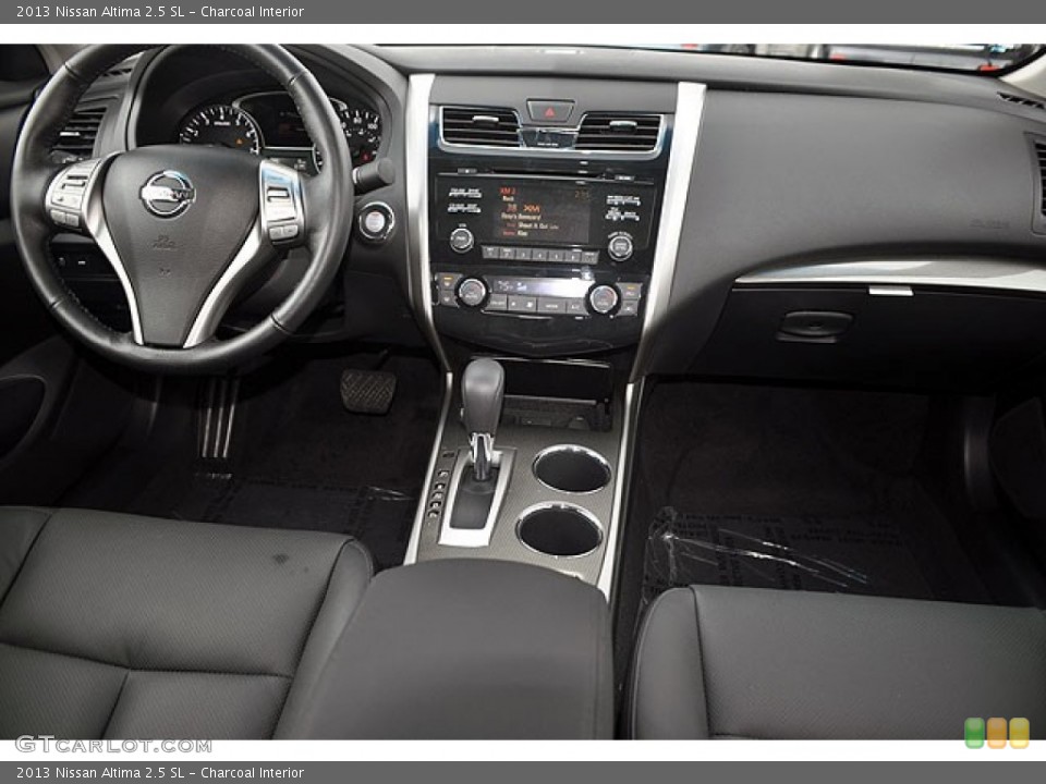Charcoal Interior Photo for the 2013 Nissan Altima 2.5 SL #72043249