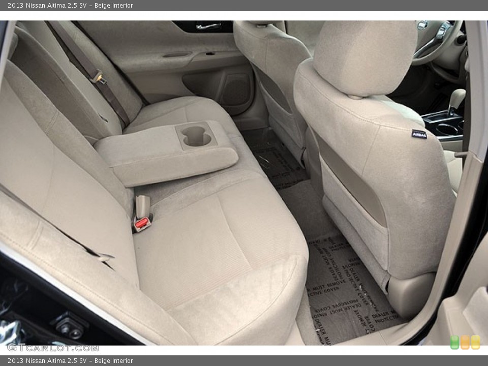 Beige Interior Photo for the 2013 Nissan Altima 2.5 SV #72043849