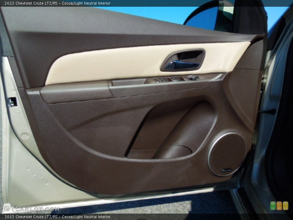 Cocoa/Light Neutral Interior Door Panel for the 2013 Chevrolet Cruze LTZ/RS #72083629