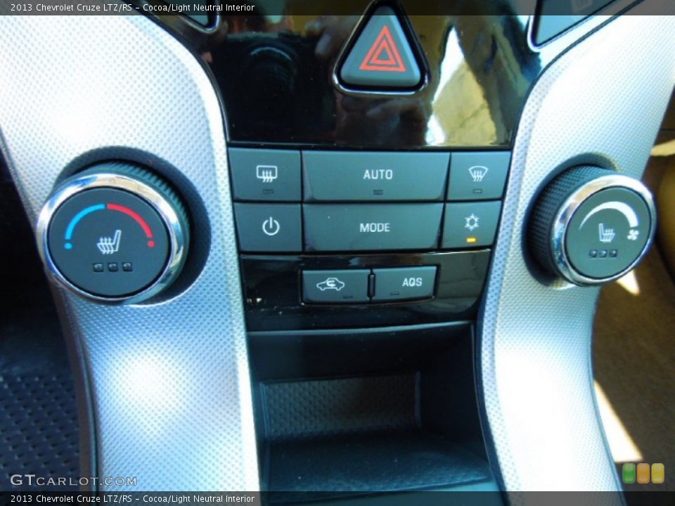 Cocoa/Light Neutral Interior Controls for the 2013 Chevrolet Cruze LTZ/RS #72083674