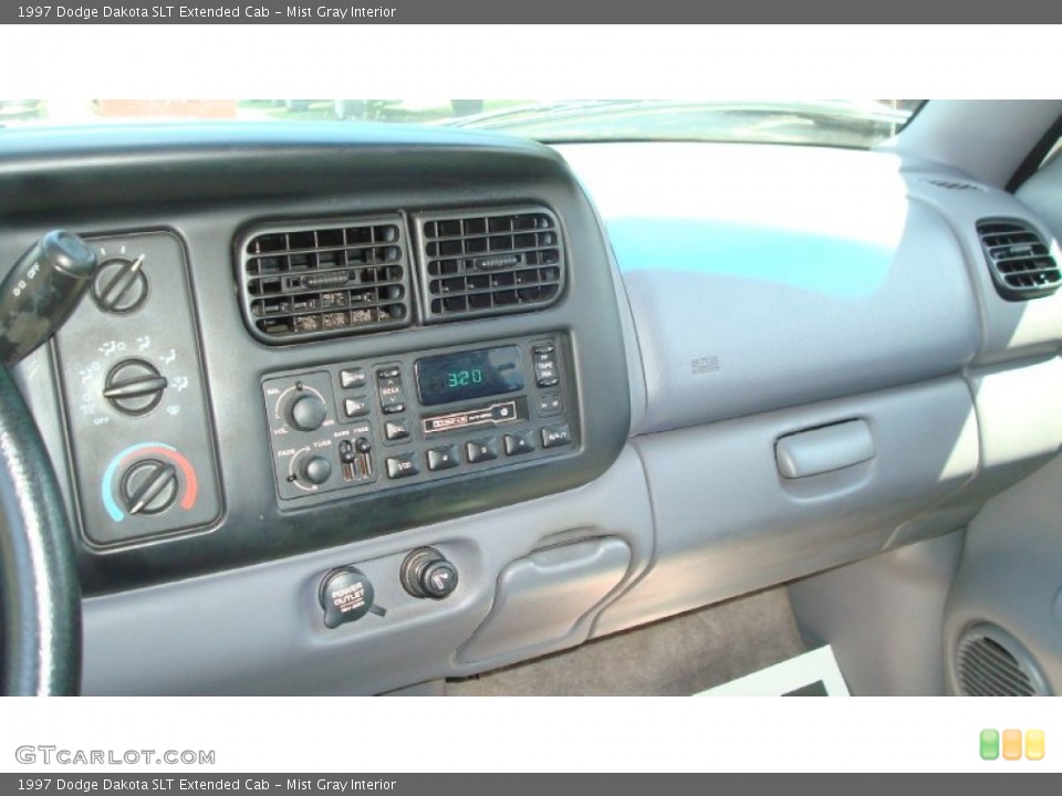Mist Gray Interior Controls for the 1997 Dodge Dakota SLT Extended Cab #72088903